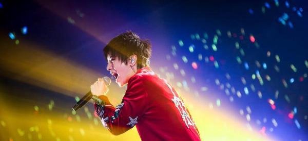 华晨宇演唱会门票开售，全员站票引争议，最贵门票仅1280元