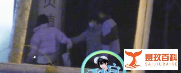 郭麒麟与美女街边亲吻被拍，一同出门约会，女方长相漂亮身材高挑