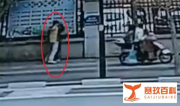 广东20岁女子被男同事当街捅死