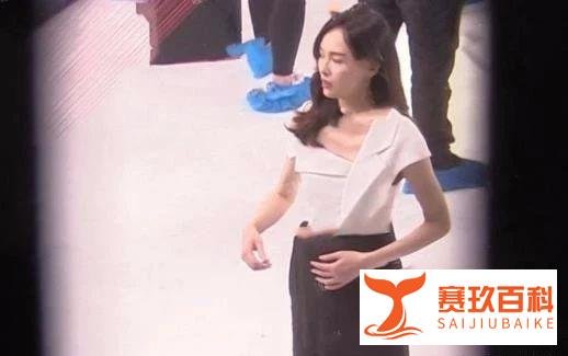 唐嫣怀孕再添实锤!近照曝光肚子大到遮不住,不回应是因竞争太大?