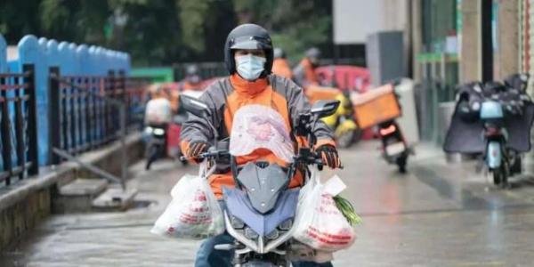 明星出道前都在干什么？欧豪第一份工作是送外卖，肖战做平面设计