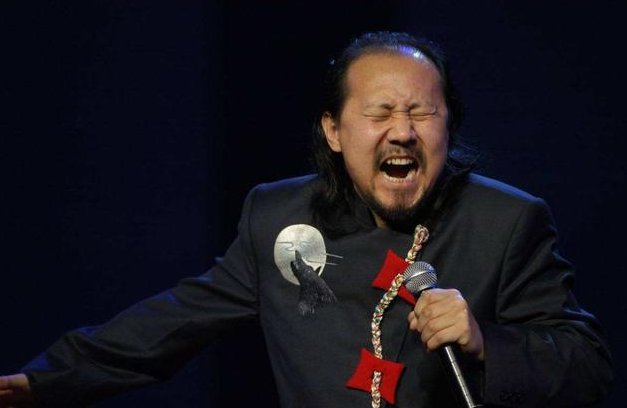 有首歌里有一句歌词是好男人不好做再辛苦也不说.是哪首歌啊 ？