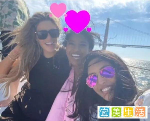 最好的兄弟！科比去世之后，他俩带着瓦妮莎和女儿出海游玩