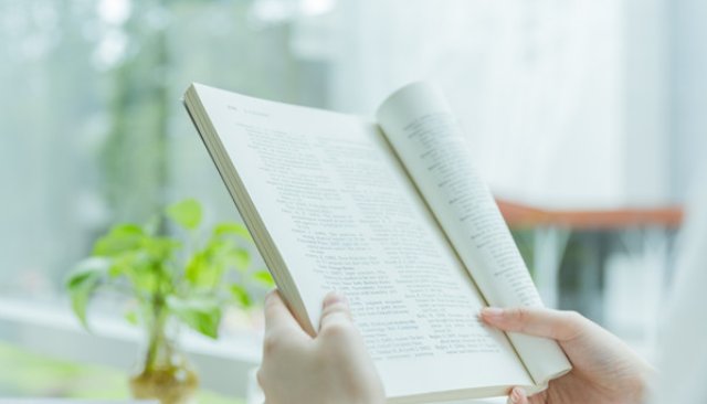 长在春风里生在红旗下文案出自哪？