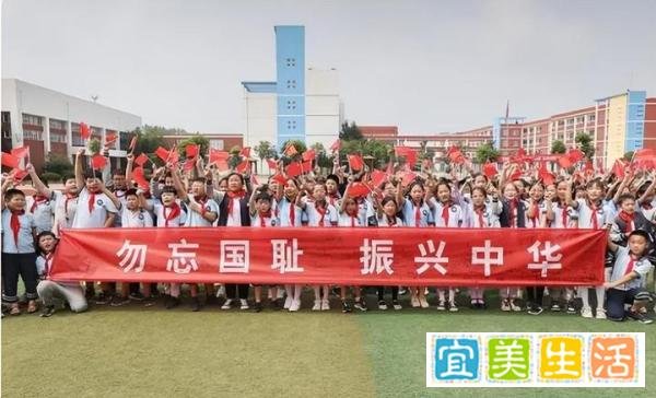 宝马Mini俩女生身份被扒，皆为知名大学毕业，高学历低素质才可悲