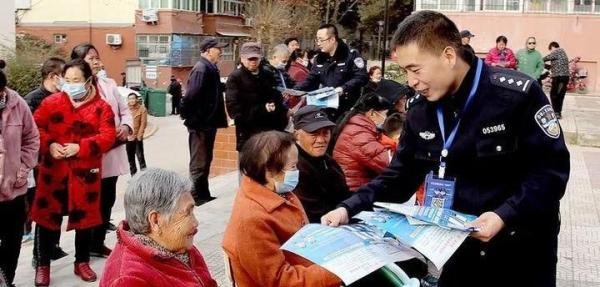 如何看待安徽一57岁奶奶偷钱包被抓甩锅给孙子？