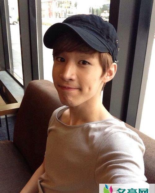 sjm成员henry纹身\整容\女友 sjm成员henry综艺\专辑照