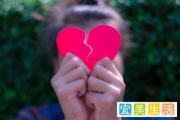 欲跳楼轻生男子获救后被拘5天，扰乱社会秩序，致交通堵塞1小时！