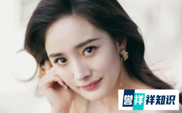 杨幂片场遭代拍蹲下恶意拍摄险走光,小编我也是有话不吐不快