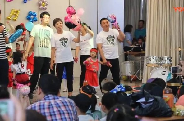 滋死了我的宝贝喊爸爸是什么歌