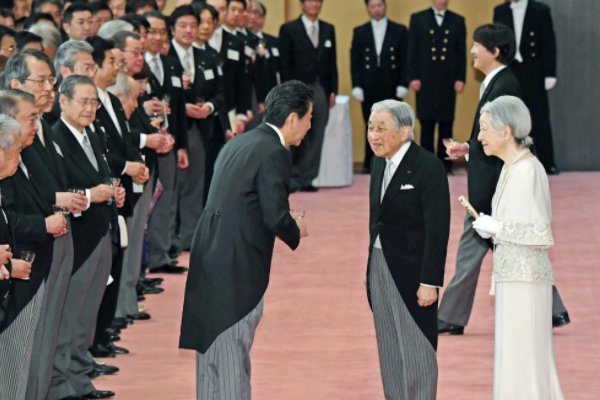 日本首相能废除天皇吗？