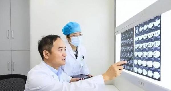 专家:近期新冠患者多为首次感染 这是咋情况？