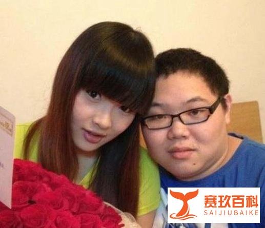 没有和沈灵敏分手！PDD暖心回应，害怕她被网暴，没住在一起