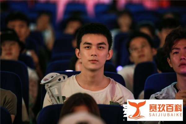 《穿越火线》结局:肖枫醒来,路小北拿下冠军,许蔚死于车祸