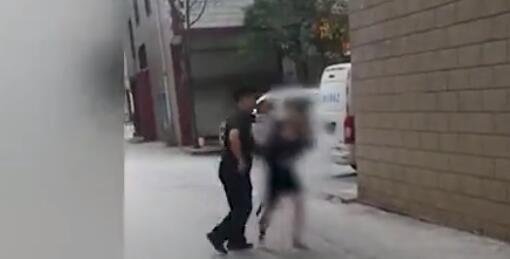 男子被同一女子连续打劫两次 这是咋情况？