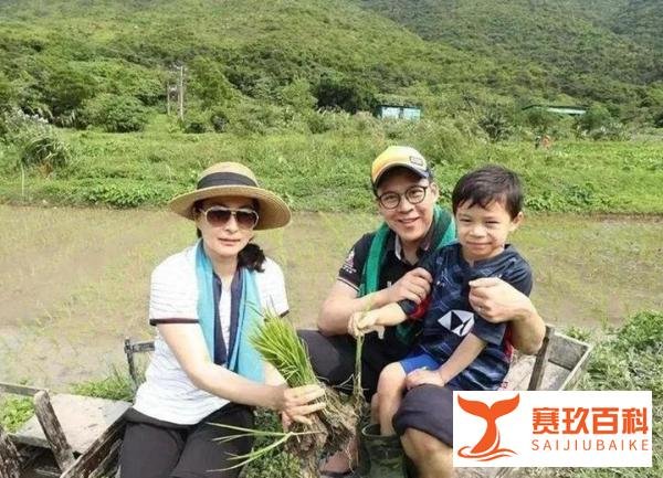 郭晶晶连夜返港，到底发生了什么急事？霍启刚的回答出人意料