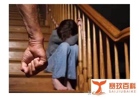 亲奶奶下死手，为挑衅媳妇超市狂殴孙女