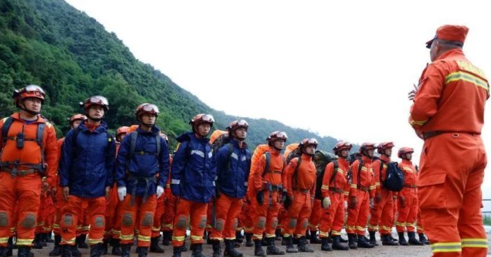 被困苍山13人只差一两公里就到坠机地,他们为何会去当年的坠机地?