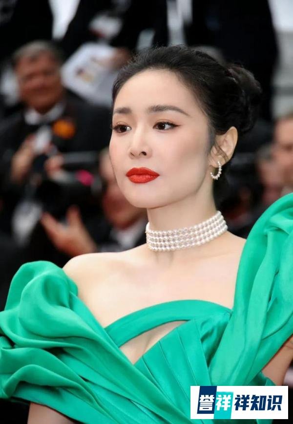 被说脖子短，高叶四连问怼网友：你应该活的很辛苦吧？