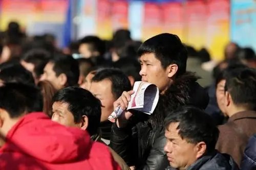 明令下上海仍有企业拒绝阳性康复者,用人单位为何敢公然违抗命令?