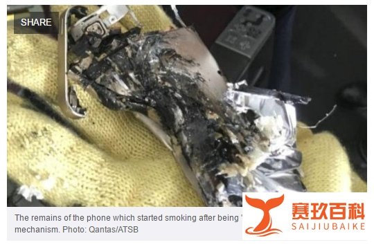 乘客在飞机上戴耳机睡觉，耳机突然爆炸半边脸都被烧伤了！