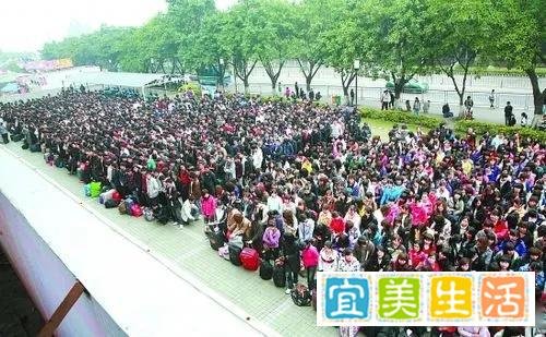 政事堂：郑州富士康回应高速路口“招聘抢人”，具体是如何回应的？