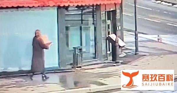 俄一名战士记者在圣彼得堡，被乌特工炸死20多人受伤