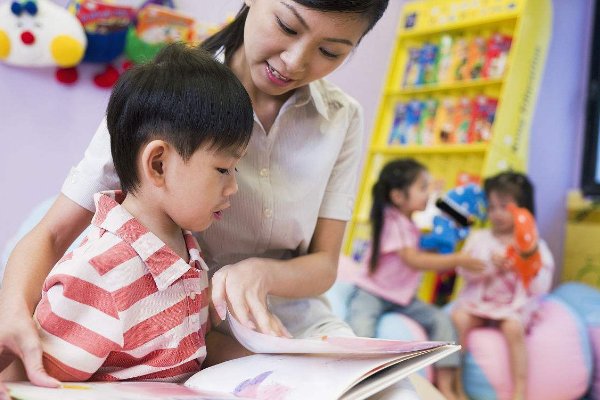 祝幼儿园老师工作顺利的祝福语