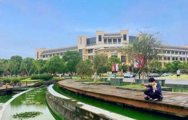 全国450个小城市超9成房价不过万元，30个城市平均单价过万