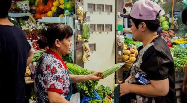 重庆一博士多次在同一摊位偷菜被抓,涉案金额46.5元,网友直呼“悲哀”