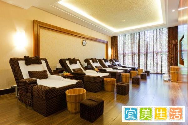 洗脚一年300万？上海67岁老阿姨足浴店踩大雷，快看看钱花在了哪...