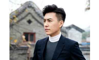 靳东儿子第一次上幼儿园 李佳咬牙忍住没有抱回来
