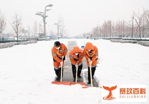 冬奥志愿者雪中坚守岗位 这是咋情况？