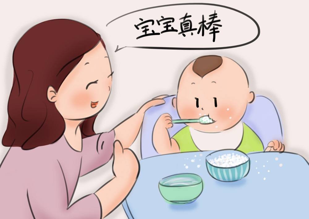 宝宝吃饭时举杯跟爷爷敬酒说“我干咯”，萌娃的样子为何逗乐众人？