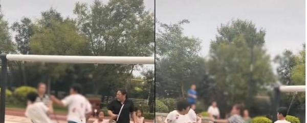 两个孩子抢秋千玩，却引来双方家长大打出手