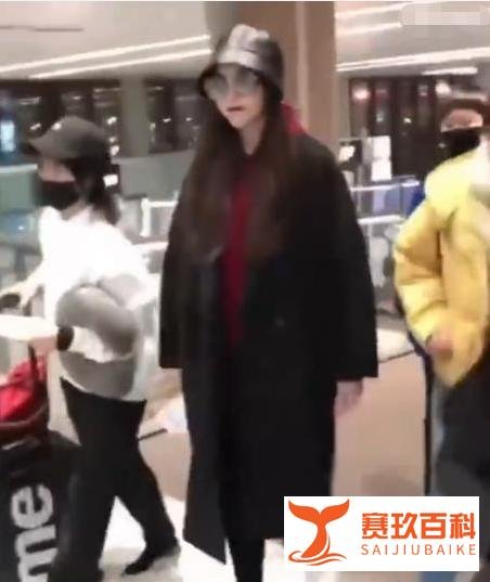 唐嫣怀孕再添实锤!近照曝光肚子大到遮不住,不回应是因竞争太大?
