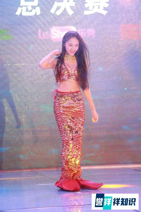 林允否认自己脸型崩坏，网友晒林允参加《美人鱼》照片，力证清白