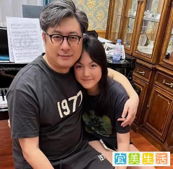 王诗龄留学后放飞自我，减肥暴瘦原因让人心痛，竟是被霸凌？