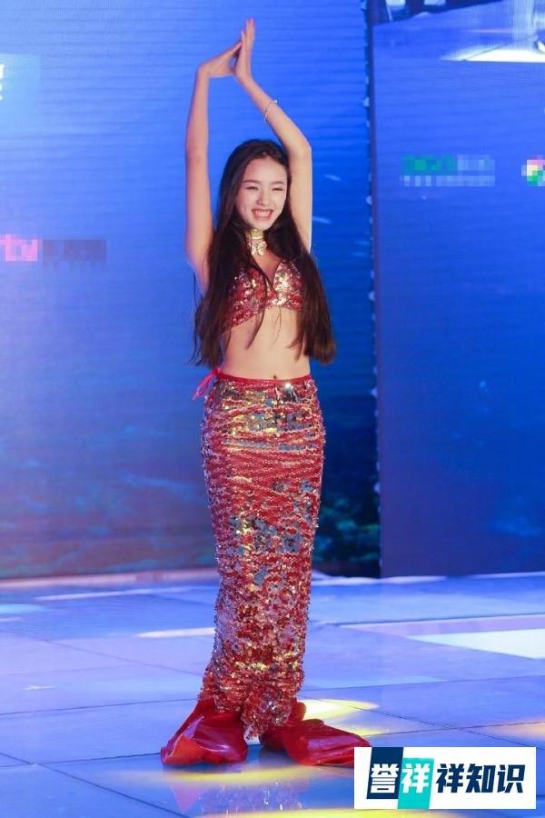 林允否认自己脸型崩坏，网友晒林允参加《美人鱼》照片，力证清白
