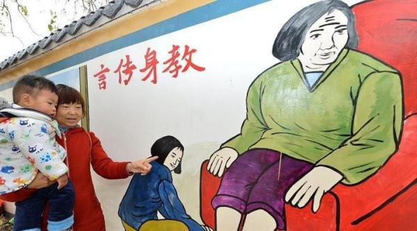 妈妈奖励13岁儿子考第一却被暖哭