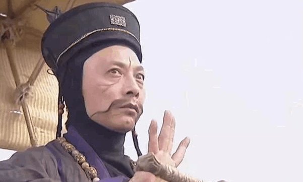 《笑傲江湖》余沧海为什么是两个人？