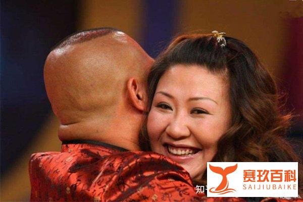 郭德纲老婆表白25岁继子郭麒麟，称其为小情人，网友：称职的继母