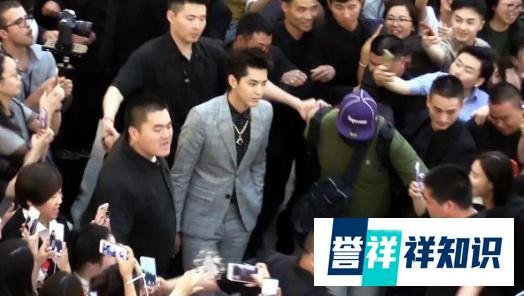 吴亦凡经纪公司被强执近1900万,人还在里面,麻烦事也不断