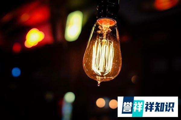 东北限电后部分商铺点蜡烛营业，红绿灯关闭，系列民生问题成焦点