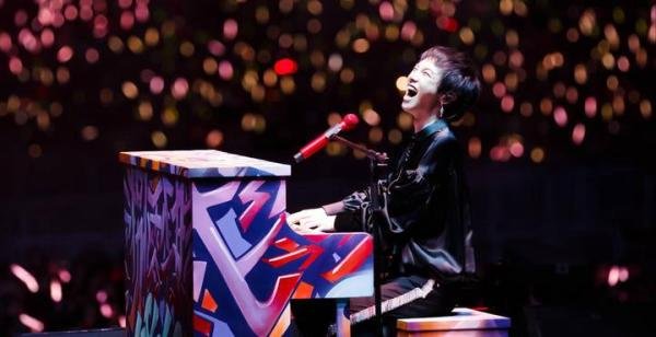 华晨宇演唱会门票开售，全员站票引争议，最贵门票仅1280元