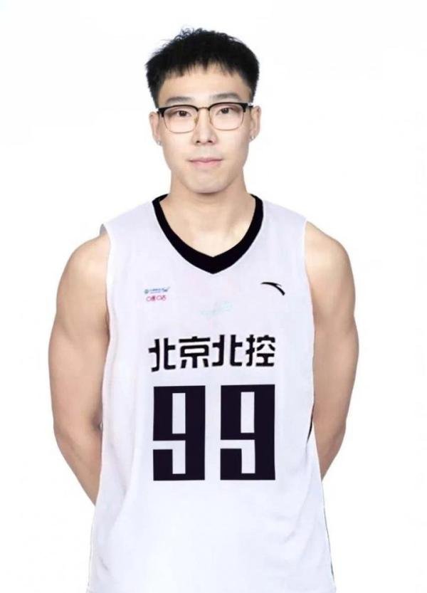 北京紫禁勇士篮球俱乐部官宣：杨皓喆加盟 下赛季征战超三联赛