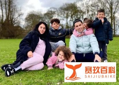 已有5孩的C罗至今未婚，却誓要生7孩，在痛失第6子后，首次谈丧子之痛