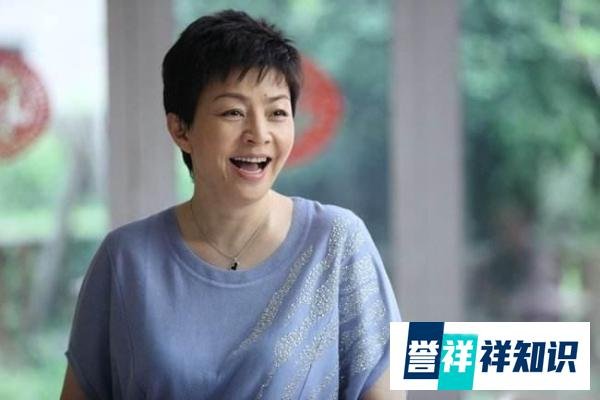 宋丹丹的追问，却扯出张翰洗不白的丑事，白岩松咬牙痛批太解气！