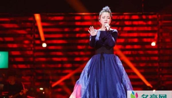 何洁释小龙结婚现场是真的吗 何洁释小龙当初为什么要分手