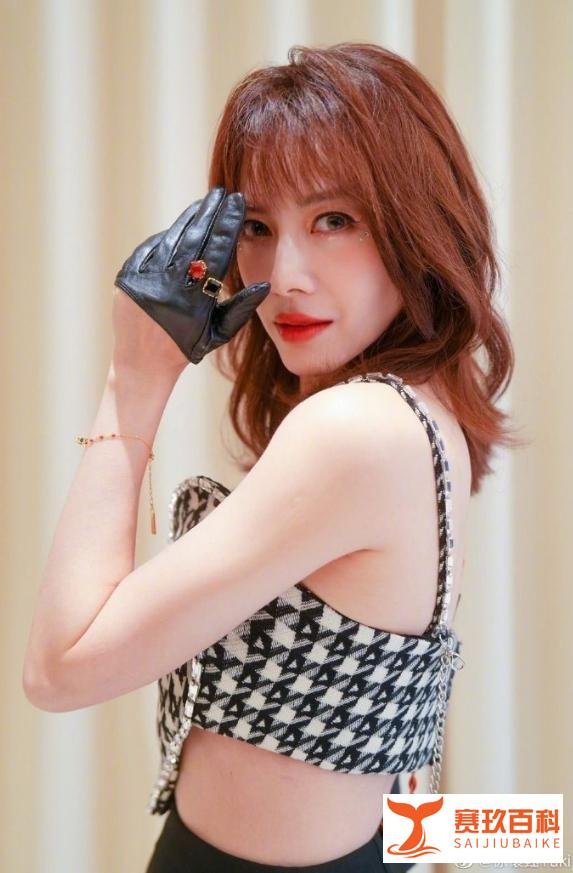 徐怀钰《浪姐4》表演遭轰划水！疑惹怒队友贾静雯，本人深夜回应